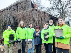 АКЦИЯ «МЫ ВЫБИРАЕМ ПОМОЩЬ ПОЖИЛЫМ ЛЮДЯМ»