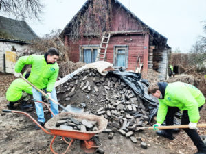 АКЦИЯ «МЫ ВЫБИРАЕМ ПОМОЩЬ ПОЖИЛЫМ ЛЮДЯМ»